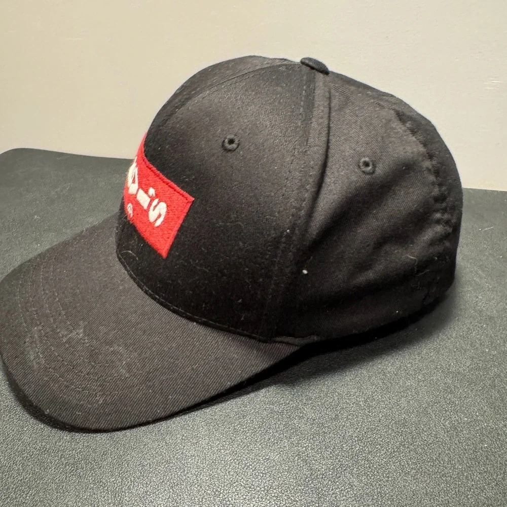 Vintage Levis Hat Cap Black Red Logo Spellout Snap Back Y2K‎ Flex Fit Casual